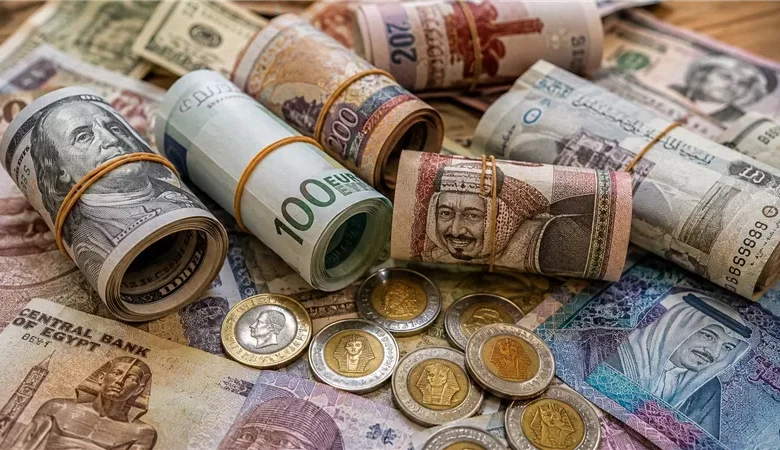 الدولار فوق حاجز الـ10 آلاف جنيه