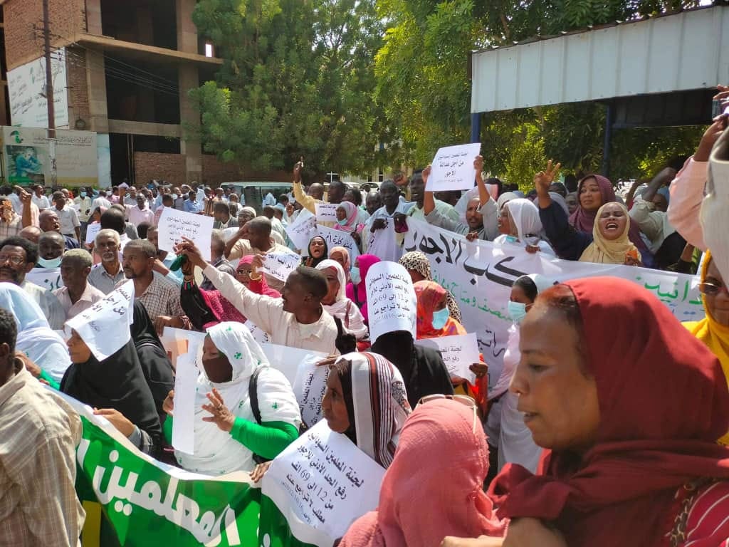 التضامن مع لجنة المعلمين في إضرابها الشامل